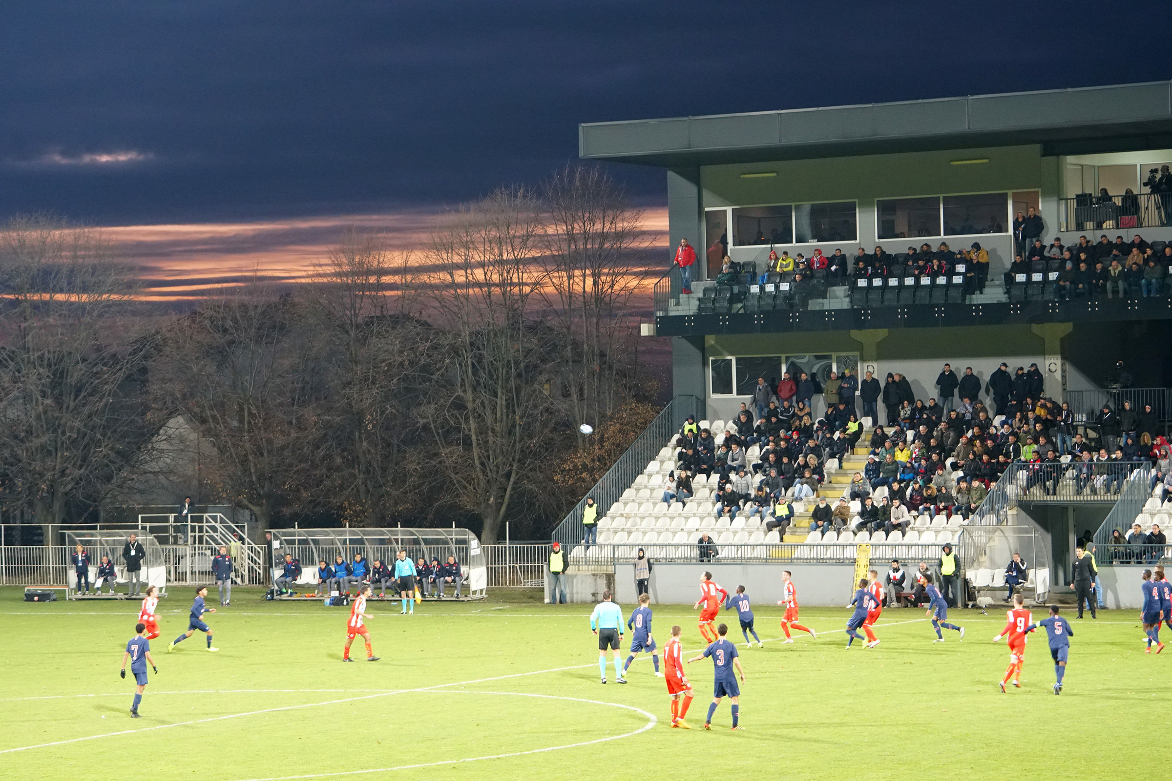 （試合視察　CL前哨戦　FK CrvenaZvezda U-19 vs PSG U-19）